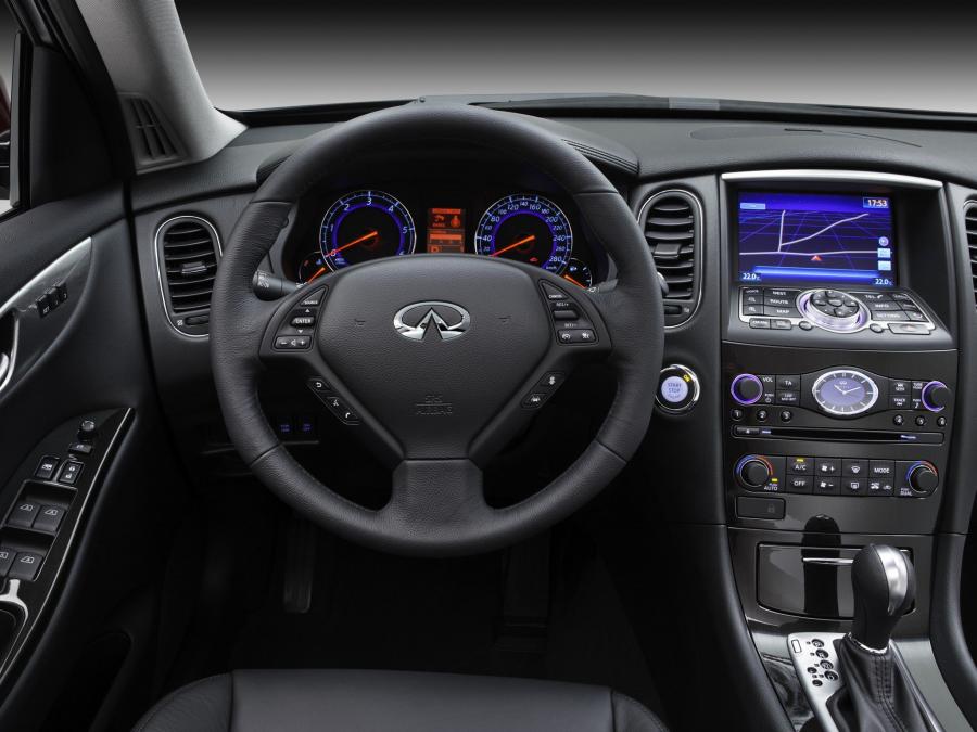  Infiniti EX30d Black Premium 2011 года  (фото 6 из 7)